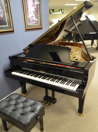 2002 Boston GP-218 Grand Piano - Grand Pianos